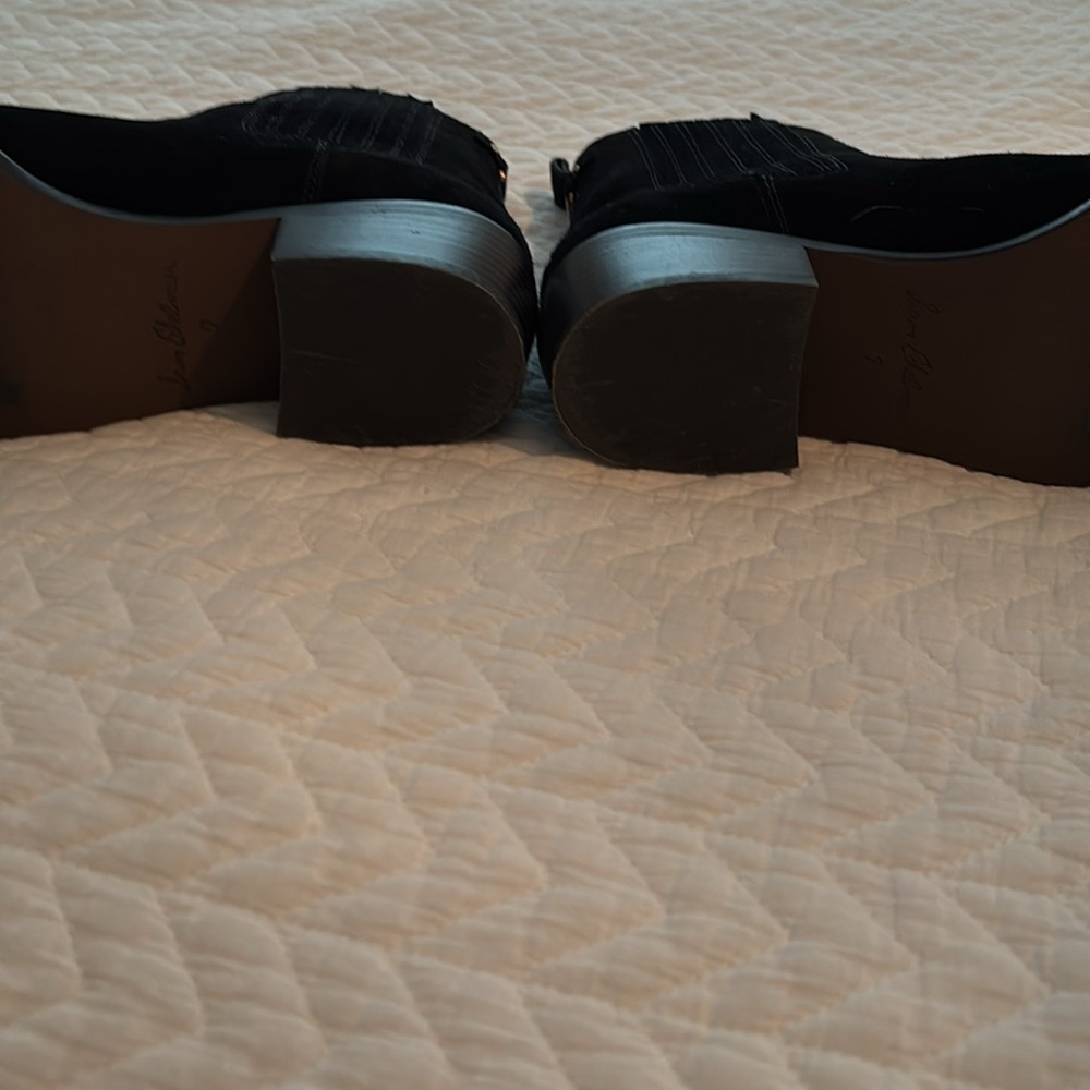 Boots - Picture 4 of 4